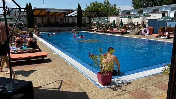 Bazin - Piscina Monaco