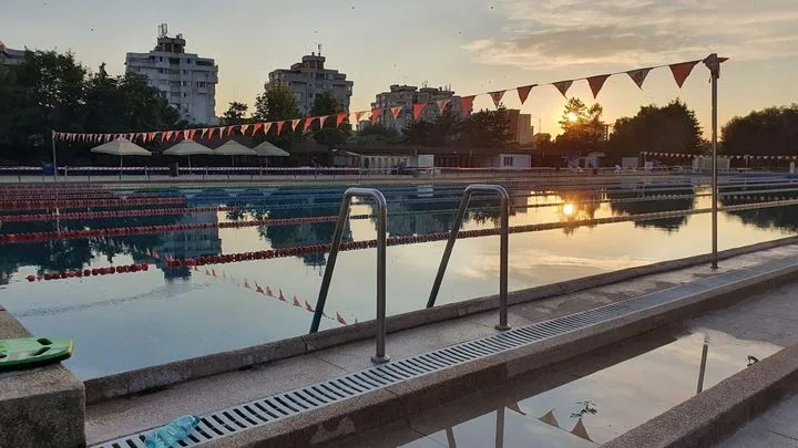 Bazin - Ștrandul Costache Negri